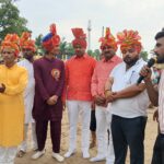 बिरैची में आयोजित विराट दंगल में मुकाबले के दौरान पहलवानों का रोमांचक प्रदर्शन