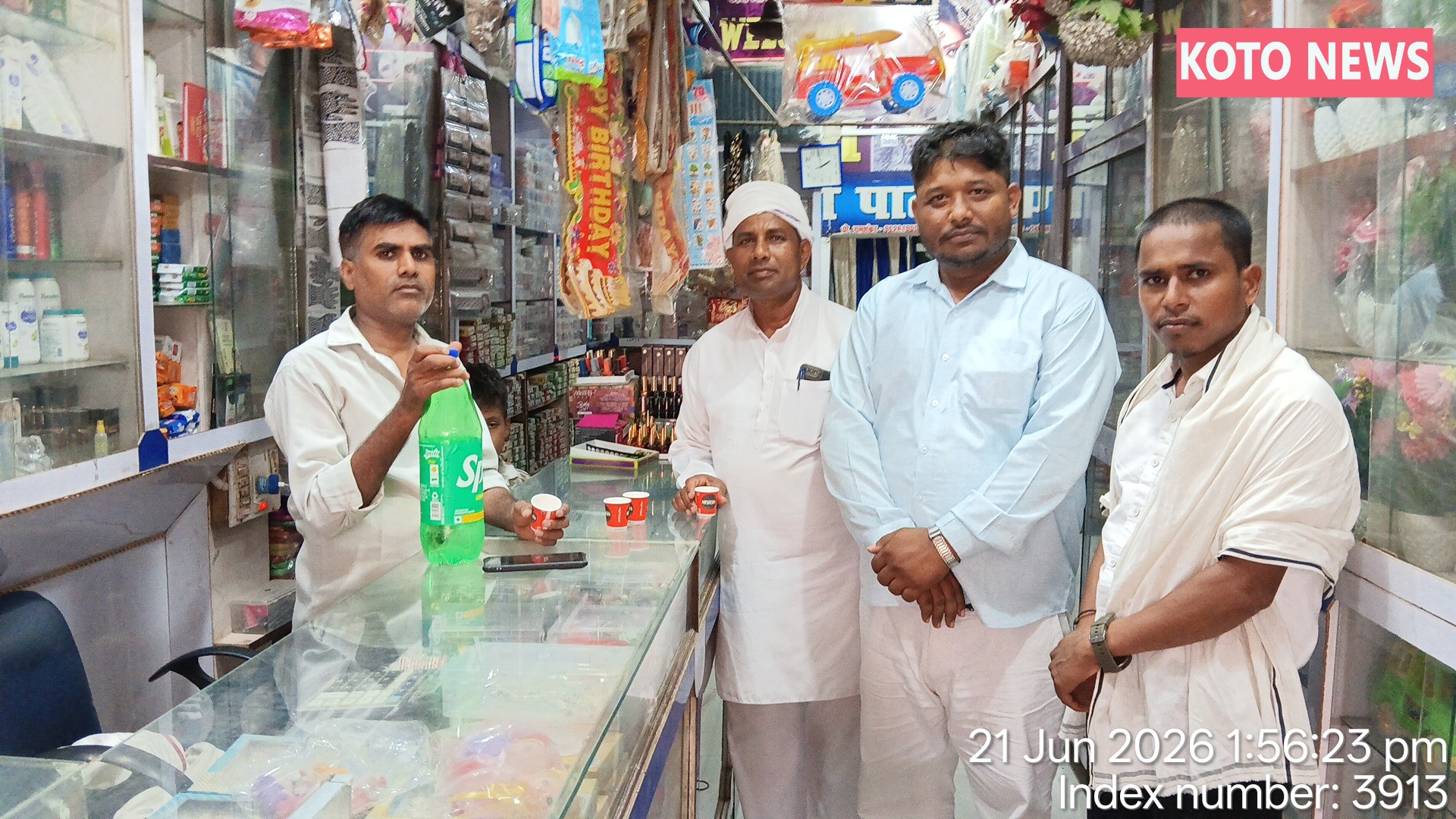 सिद्धार्थनगर जिले की बांसी विधानसभा के धूशवा, मऊ जुगिनिह्वा, अलीगढ़ और शोहरतगढ़ सहित विभिन्न ग्राम सभाओं में आयोजित अभय समाज पार्टी के तीन दिवसीय जनसंपर्क एवं ग्राम चौपाल अभियान के दौरान उपराष्ट्रीय अध्यक्ष डॉ. घनश्याम निषाद, प्रदेश अध्यक्ष ओमप्रकाश निषाद तथा अन्य पदाधिकारी ग्रामीणों से संवाद करते हुए।