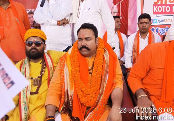 गोरखपुर में आयोजित सनातन समागम एवं विराट हिंदू महारैली में संबोधित करते जन समर्पण पार्टी के राष्ट्रीय अध्यक्ष अभिषेक चन्द