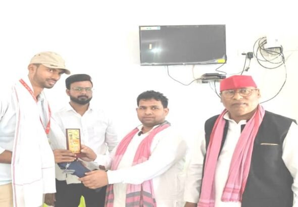 गोरखपुर में 15 अक्टूबर 2026 को मुंसरीम अंसारी उर्फ भोला अंसारी द्वारा आयोजित पत्रकार सम्मान...